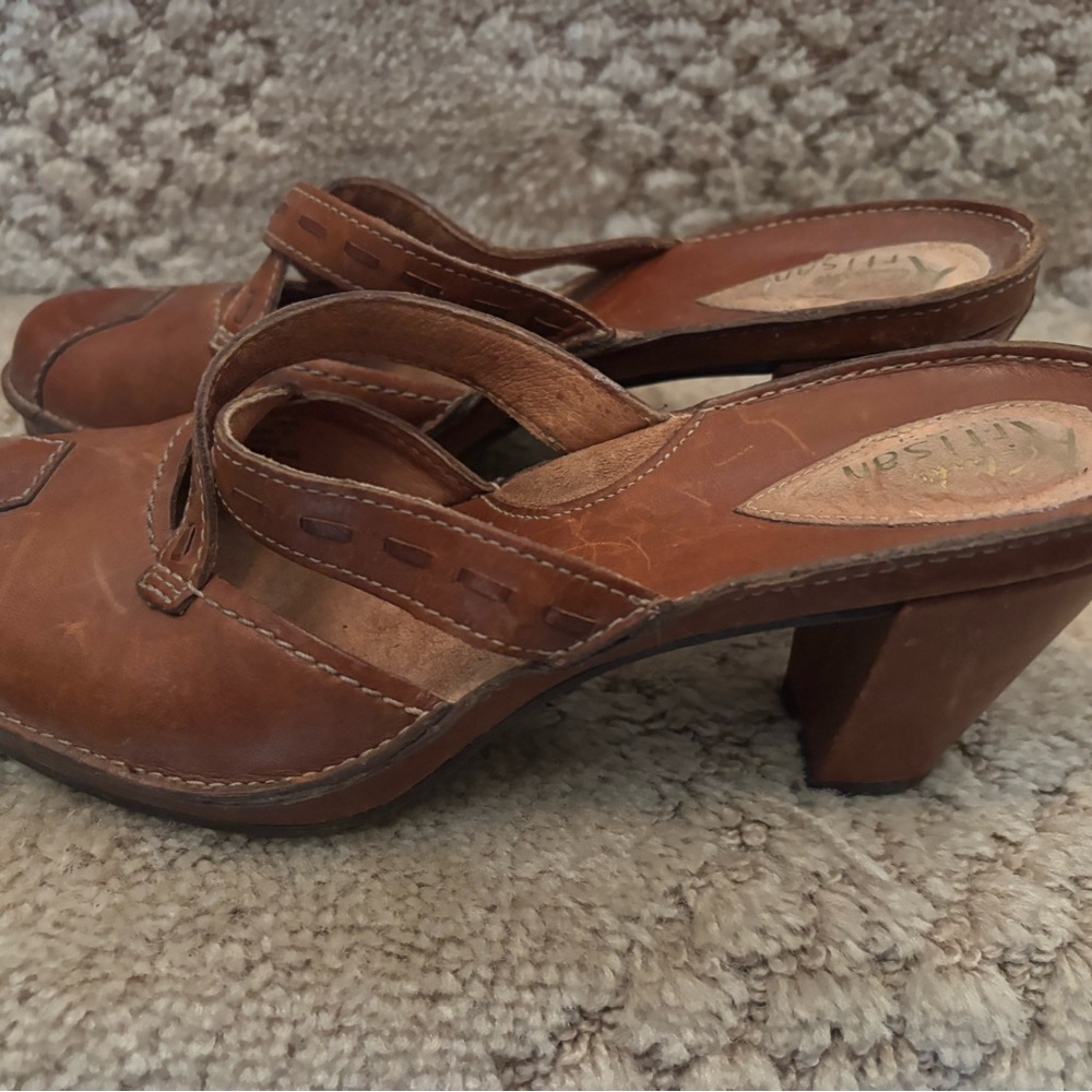 CLARK’S ARTISAN COLLECTION LEATHER SHOES